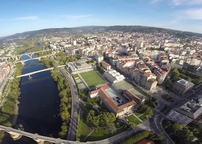 Parque Da Ponte アパート *